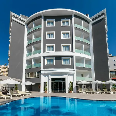 Motto Premium Hotell 4*