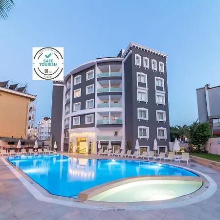 Motto Premium 4* 马尔马里斯