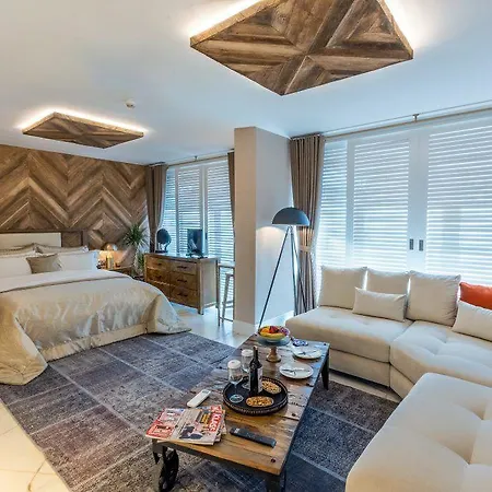Motto Premium Hotel